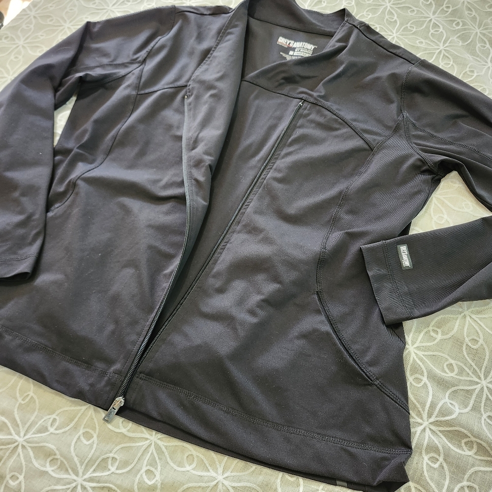 Grey's Anatomy Scrubs Bundle of 3 Black Tops And 3 Pants and 1 Jacket - Picture 7 of 16